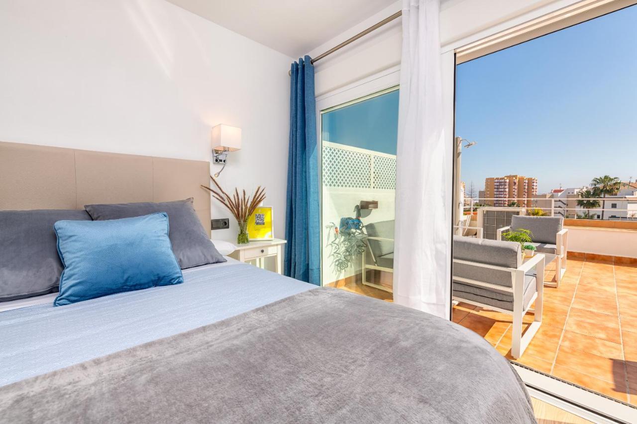 Lola Playa Puerto Marina Apartment Беналмадена Екстериор снимка
