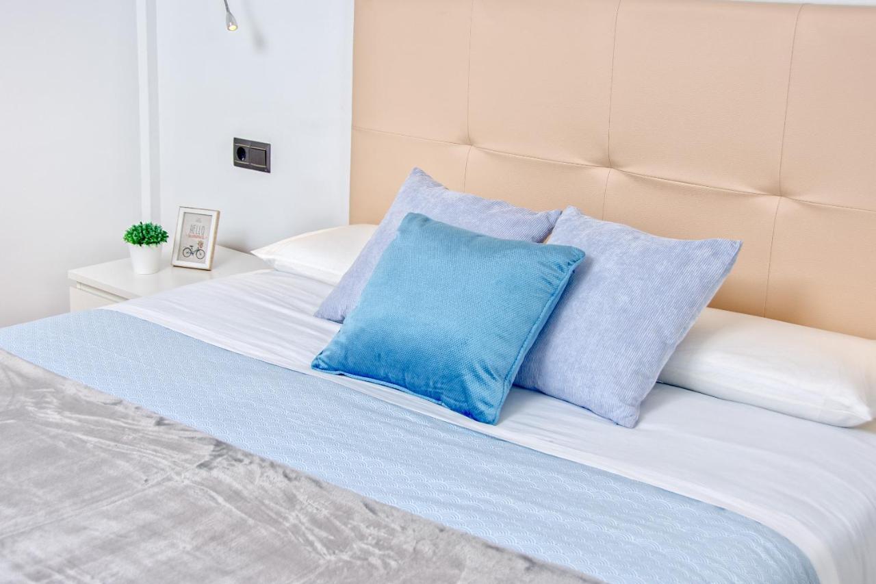 Lola Playa Puerto Marina Apartment Беналмадена Екстериор снимка