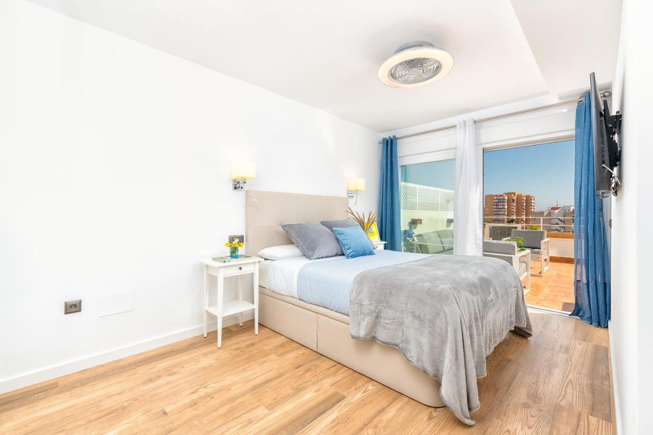 Lola Playa Puerto Marina Apartment Беналмадена Екстериор снимка